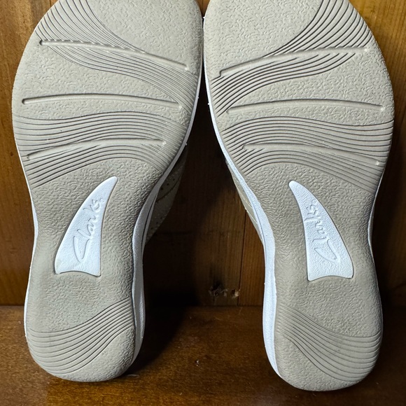 Cloudsteppers by Clarks Tan Sandals - Picture 3 of 4